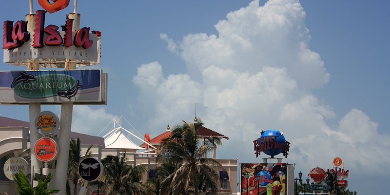 Open-air shopping mall - Cancun, Mexico