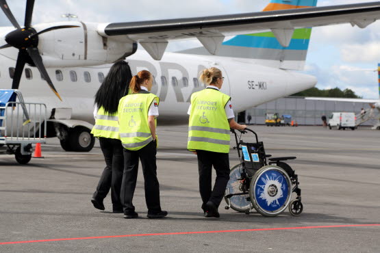 personer som arbetar med ledsagning på flygplatsen personer som arbetar med ledsagning på flygplatsen