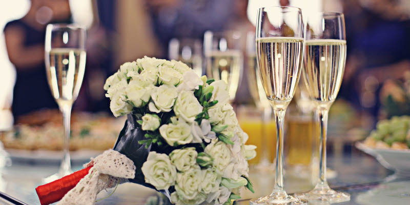 Bridal bouquet and champagne glasses Bridal bouquet and champagne glasses